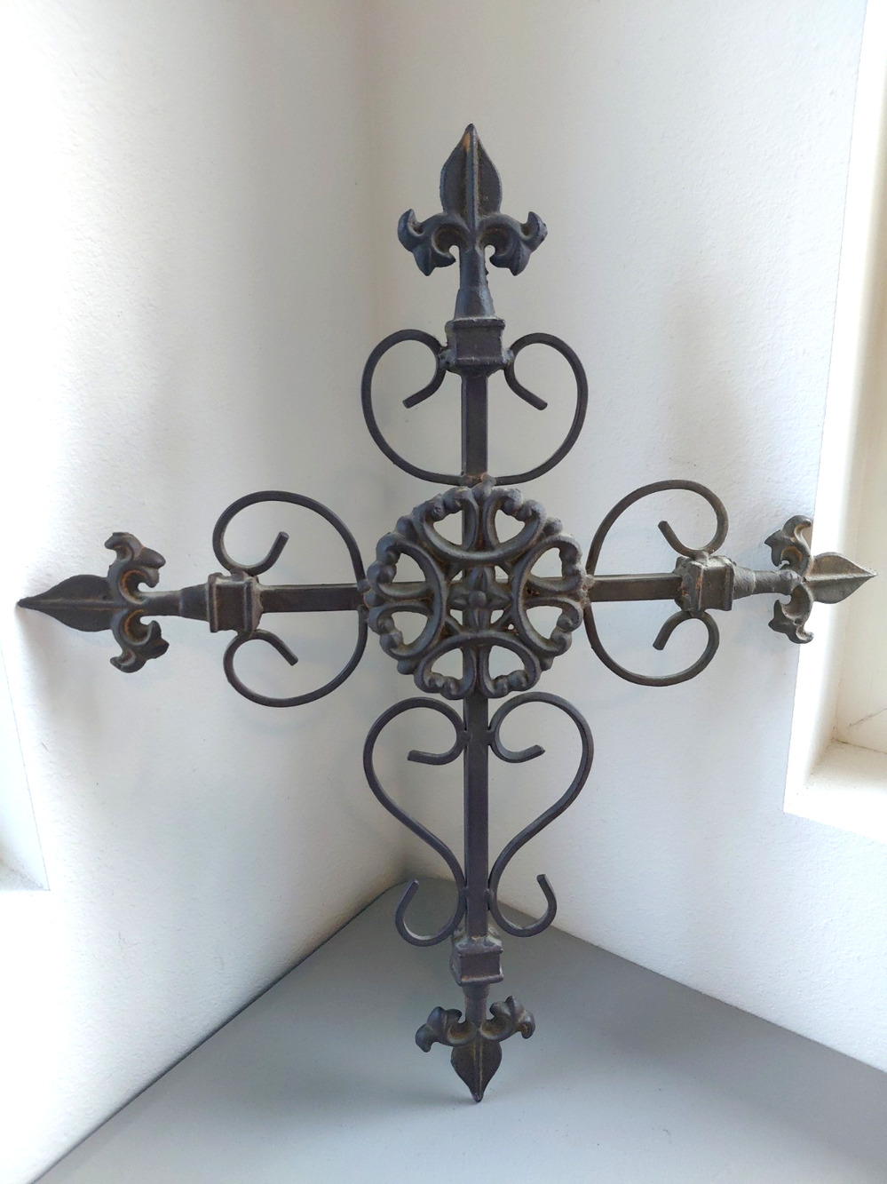 Vtg Large Heavy Cross Fleur de Lis Decorative Cast Wrought Iron Garden Home Goth